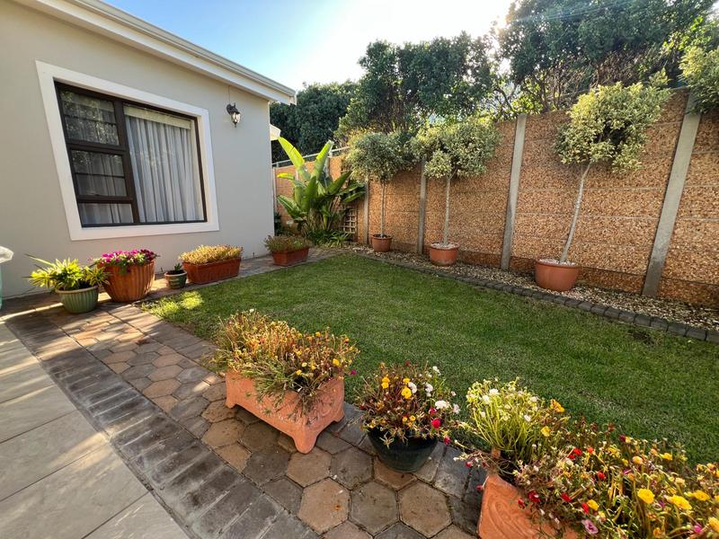 3 Bedroom Property for Sale in Stilbaai Wes Western Cape